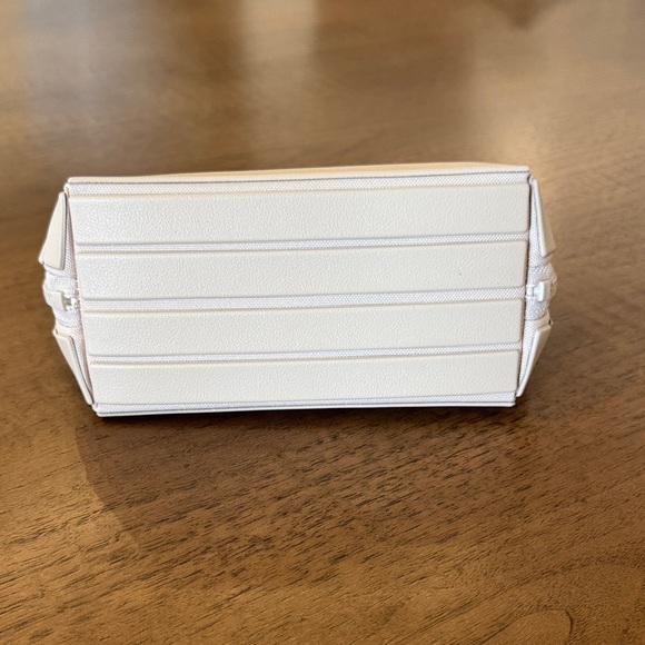 Parallelle The Small Bisque Traveller Makeup Organizer - Picture 7 of 11